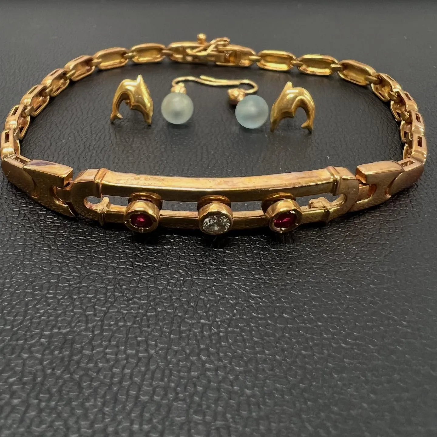 買取大吉 仙台泉中央店です✨本日も素敵なお客様から貴金属をお...